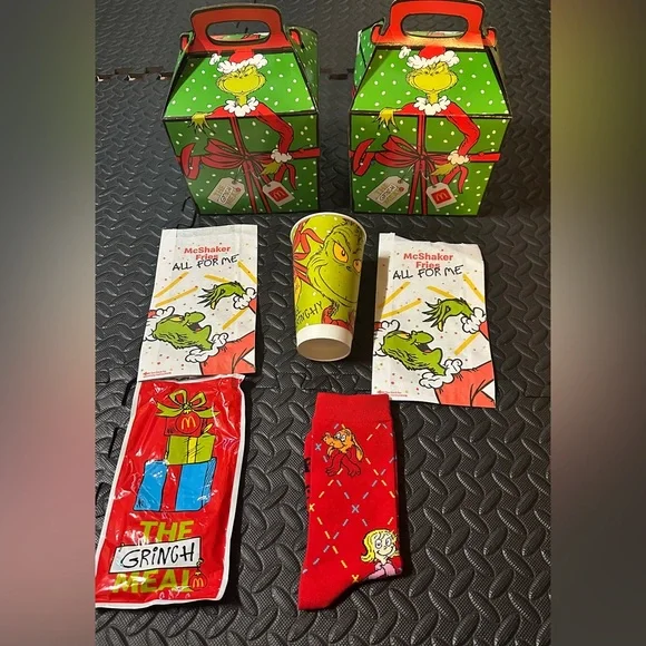 🎄🎁2025 McDONALD'S Grinch Socks Christmas Adult Happy Meal Single or - Picture 1 of 1